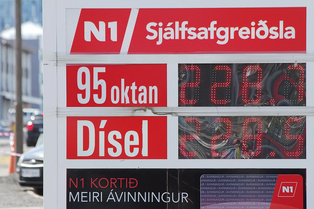 Price board at an Icelandic filling station showing 95 octane and diesel