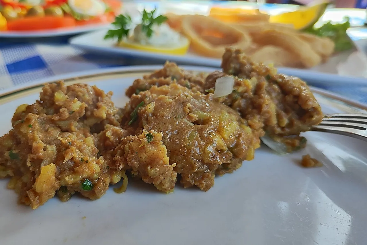 Escaldón de gofio, la pasta de cereales tostados amasada con caldo, especialidad canaria